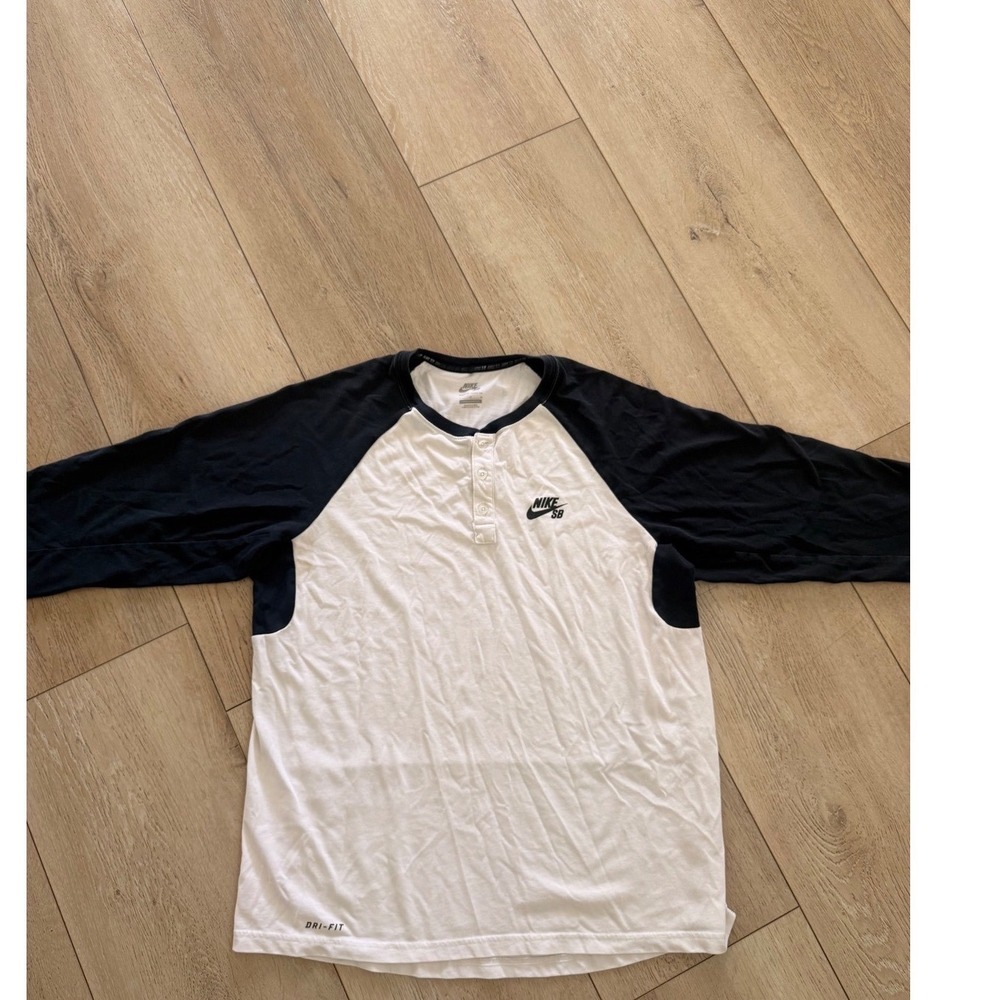 Nike SB Henley Shirt Women Large White Black Good Dri-FIT Raglan Long Sleeve